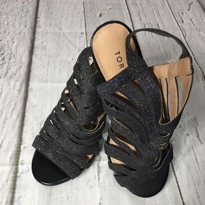 Stretchy Slingback pumps